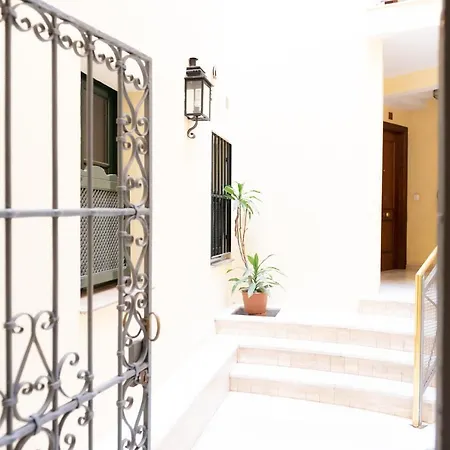 Tourist House Casa Pilatos * إشبيلية